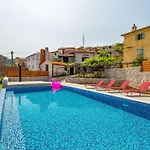 Mit Grossem Garten Und Pool By Interhome 펜션 *