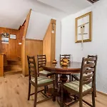 펜션 Mit Grossem Garten Und Pool By Interhome