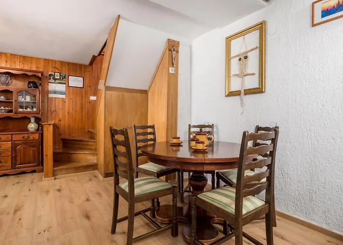 Dom wakacyjny Mit Grossem Garten Und Pool By Interhome