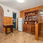 Mit Grossem Garten Und Pool By Interhome Дом отдыха Мощеничка-Драга