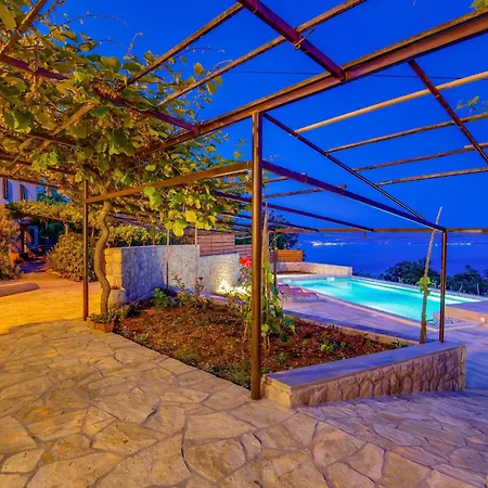 Mit Grossem Garten Und Pool By Interhome Vakantiehuis *