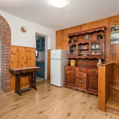 Mit Grossem Garten Und Pool By Interhome Ferienhaus Mošćenička Draga
