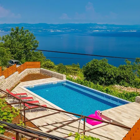 Ferienhaus Mit Grossem Garten Und Pool By Interhome *