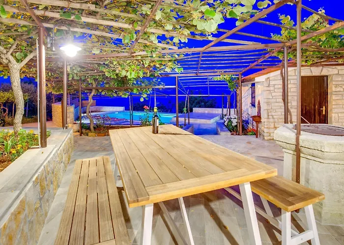 Vakantiehuis Mit Grossem Garten Und Pool By Interhome *