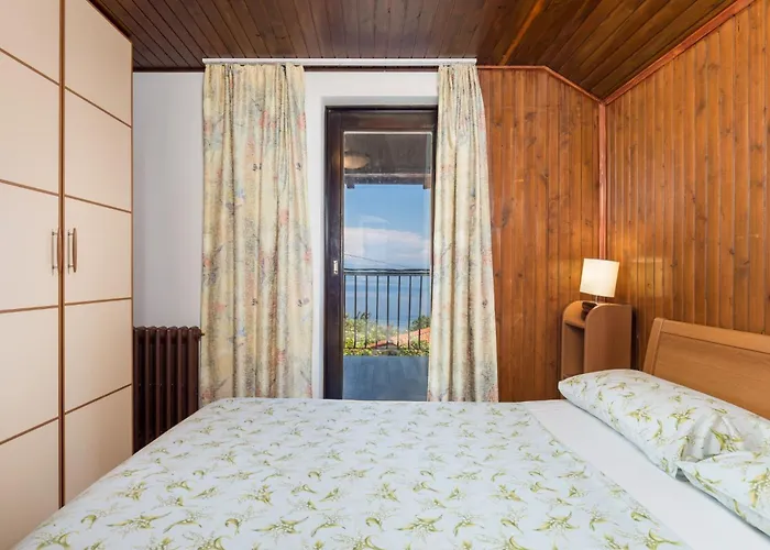 Mit Grossem Garten Und Pool By Interhome Vakantiehuis Mošćenička Draga