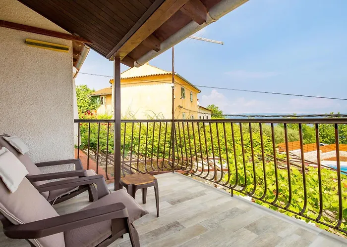 Mit Grossem Garten Und Pool By Interhome Vakantiehuis