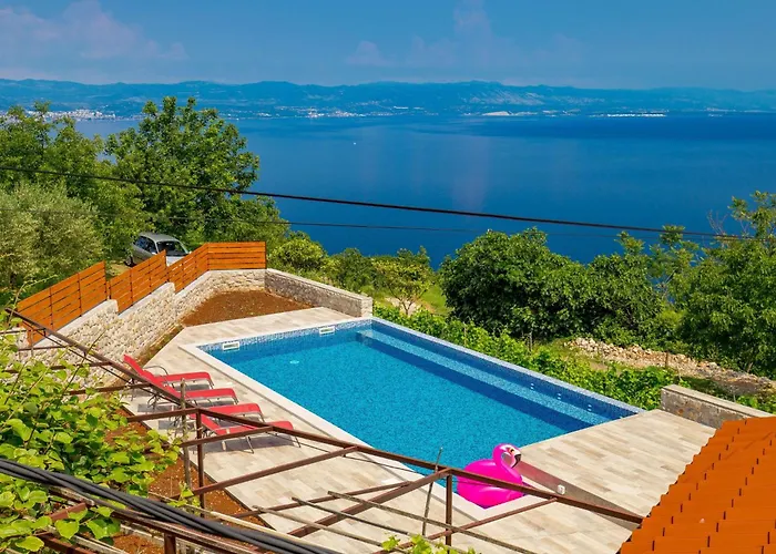 Vakantiehuis Mit Grossem Garten Und Pool By Interhome *