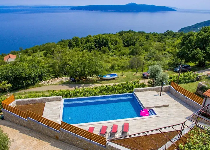 Mit Grossem Garten Und Pool By Interhome Vakantiehuis